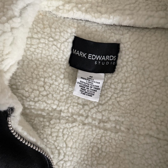 Chic Black and White Shearling Vest - Picture 3 of 6